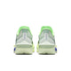 Bagside af Nike Zoom Fly 6 Herre i Barely Green/Black Spruce-Volt Ice med Nike Swoosh, NIKE ZOOM-tekst og synlig ZoomX-skum i mellemsålen på hver hæl.