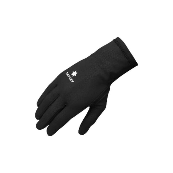 Et enkelt par Combat Gloves, Unisex, Black fra Saysky er vist på en almindelig hvid baggrund. Handskerne har en lille hvid stjerne og SKY SKY-tekst på bagsiden med skridsikkert greb for bedre håndtering.