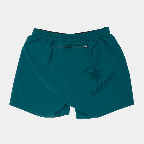 SAYSKY Pace Shorts 5'' til mænd i grøn med elastisk foring, lille sort lynlåslomme bagpå og stjernelogo på højre side. Fremstillet i åndbart materiale for optimal komfort under løb.