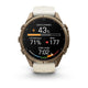 Garmin fenix 9 Pro inReach AMOLED 43 mm, der har en ramme i farven Autumn Gold Titanium med et silikonerem i farverne Cream/French Grey, er et multisport-smartur med en rund AMOLED-skærm. Skærmen, der vises på dansk, viser udholdenhed på 43 %, potentiale på 71 %, puls på 177 og klokkeslættet 7:02 sammen med forskellige farvede fremskridtsbjælker. Denne avancerede enhed har også integrerede inReach-satellitfunktioner, der giver øget sikkerhed under dine eventyr.