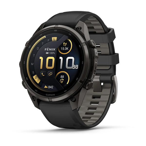 Et Garmin fenix 9 Pro inReach 47 mm multisport-smartur i Carbon Grey DLC-titanium har en rund skærm, der viser klokkeslæt, skridt, puls, batteriniveau og forskellige sundhedsdata. Det leveres med et slidstærkt silikonerem i sort og pebblegrå og er udstyret med flere sideknapper, der gør det nemt at navigere.