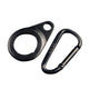 Orbiloc Carabiner er en unisex, sort nøgleringsholder med cirkulært design og klips, fremstillet af plast eller metal. Den passer sikkert til enheder som Apple AirTag.