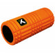 Trigger Point Grid Foamroller, Unisex, 006 Orange, har strukturerede riller og en hul sort midte til muskelmassage samt et logo med en hvid pil på en grøn og sort baggrund.