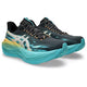 Et par ASICS Superblast 3 unisex-løbesko i farvekombinationen Obsidian Grey/Ice Mint, med en obsidian-grå overdel med detaljer i ice mint og gul, lyseblå FF LEAP-skumsåler, der giver ekstra stødabsorbering, samt orange snørehuller, vist på en hvid baggrund.