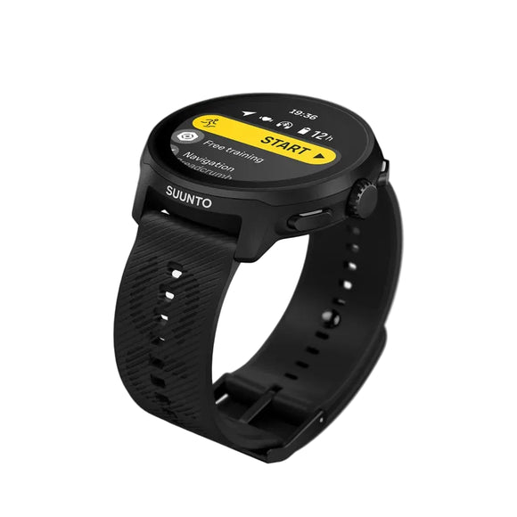 Suunto Run All Black med silikonearmbånd og GPS-funktion har en elegant, rund skærm, der viser indstillinger som START, Fri træning og Navigation. Det strukturerede silikonearmbånd og den brugervenlige kontrolknap på siden gør det til det ideelle løbeur til dine daglige løbeture.